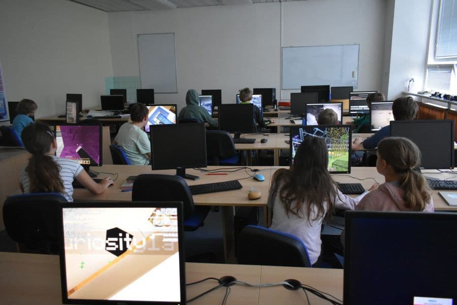 Příměstský tábor Hradec Králové - Film Studio ve světě Minecraftu 2026 - fotka 3